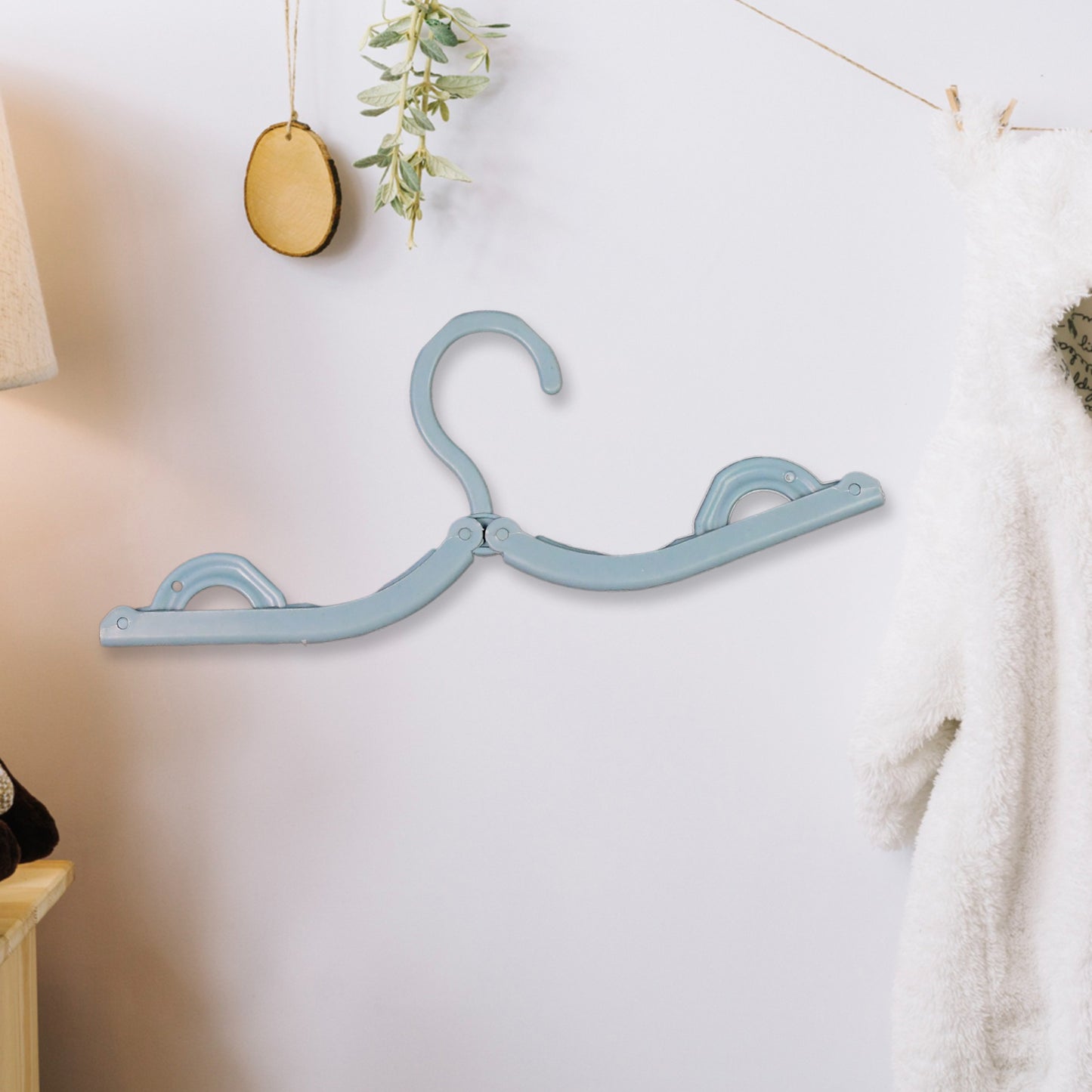 Travel Hangers Portable Folding Clothes Hangers (1 Pc)