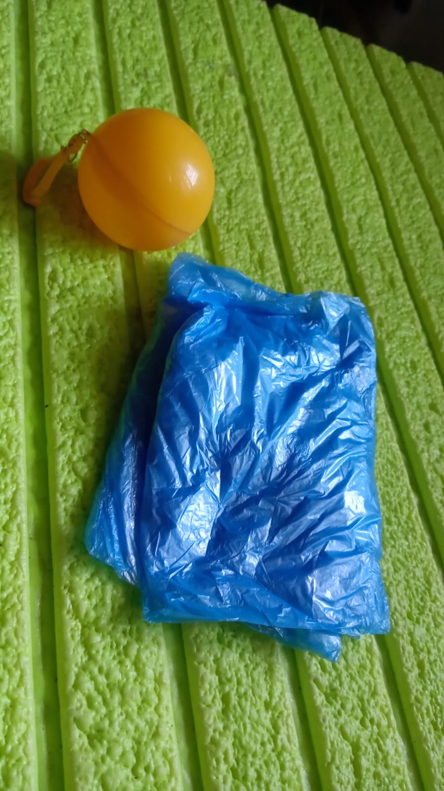 Portable Waterproof Raincoat Balls (1 Pc Multicolor)
